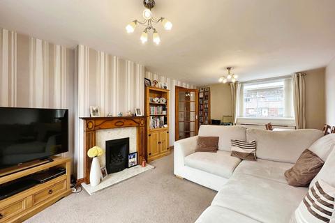 138 Stonegarth, Carlisle, CA2 6PE