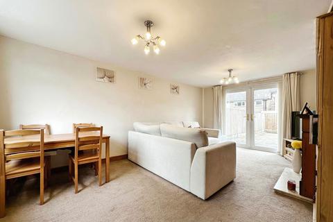 138 Stonegarth, Carlisle, CA2 6PE