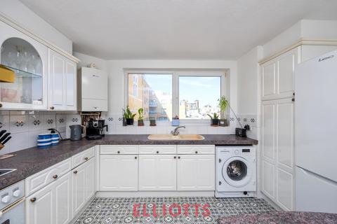 2 bedroom apartment for sale, Bath Court, Kings Esplanade