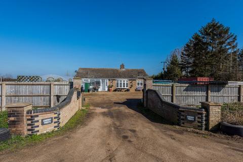 3 bedroom detached bungalow for sale, Priest Lane, Cambridge CB24