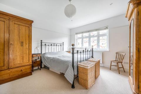 4 bedroom semi-detached house for sale, Dukes Avenue, Muswell Hill