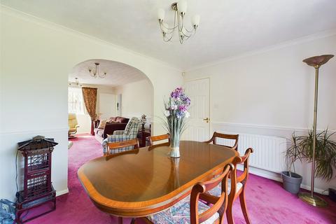 6 Essex Close, Churchdown, Gloucester, GL3 1NZ