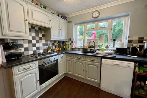 3 bedroom semi-detached house for sale, Rosliston Road, Walton-On-Trent DE12