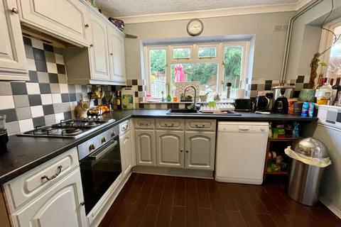 3 bedroom semi-detached house for sale, Rosliston Road, Walton-On-Trent DE12