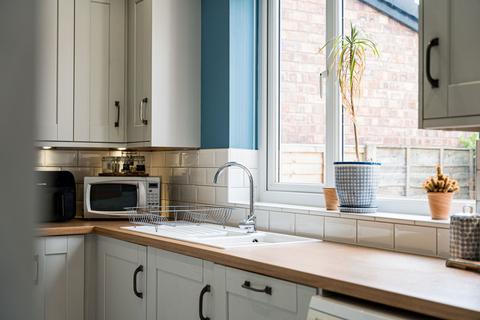 42 Fernlea Crescent, Swinton, Manchester, M27 5YP
