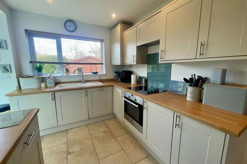 2 bedroom detached bungalow for sale, Pear Tree Close, Swadlincote DE11