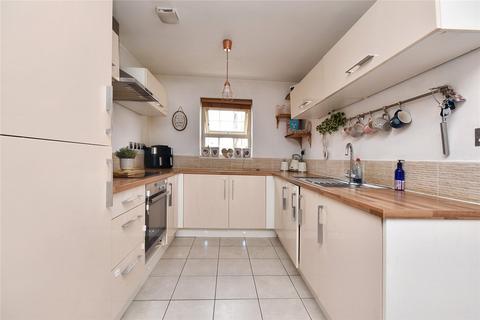 3 bedroom terraced house for sale, Fallbrook Road, Castleford, West Yorkshire