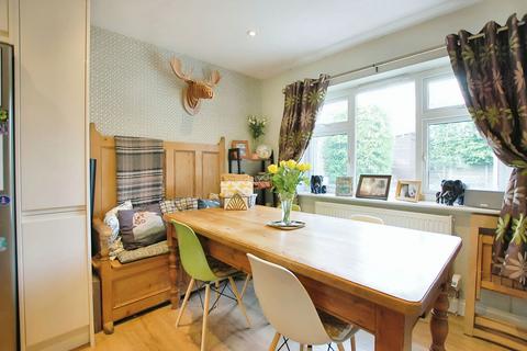 5 Barton Close, Charlton Kings, Cheltenham, GL53 9HS