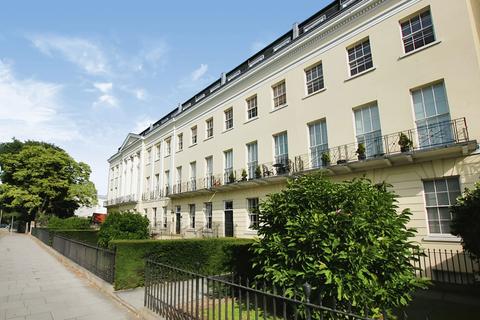 10, Grosvenor House, 13 - 19 Evesham Road, Cheltenham, GL52 2AA