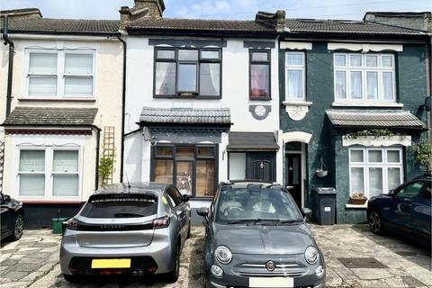 3 bedroom terraced house to rent, Havelock Road, Bromley, BR2