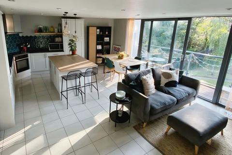 Apartment 20, The Crescent Gloucester Road, Cheltenham, GL51 8PF