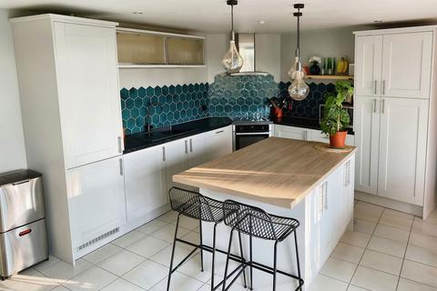 Apartment 20, The Crescent Gloucester Road, Cheltenham, GL51 8PF