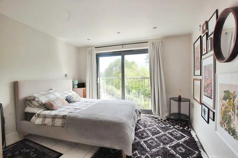 Apartment 20, The Crescent Gloucester Road, Cheltenham, GL51 8PF