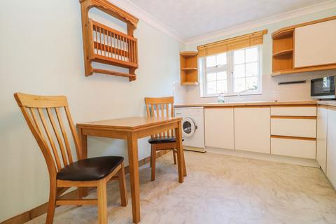 3 bedroom townhouse to rent, The Street, Southwold IP18