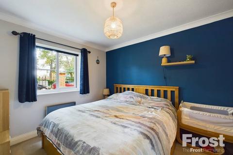 1 bedroom apartment for sale, Avenue Road, Staines-upon-Thames, Surrey, TW18