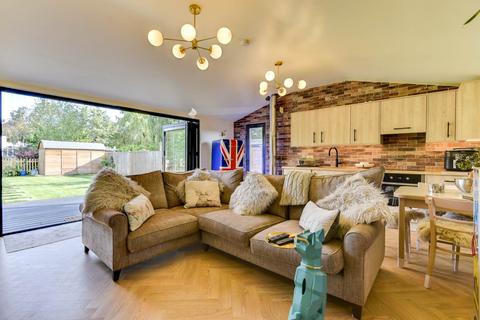 1 bedroom lodge to rent, Wheatsheaf Road, Henfield