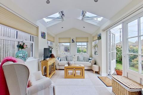 4 bedroom detached house for sale, St. Vincent Road, St. Margarets-At-Cliffe CT15