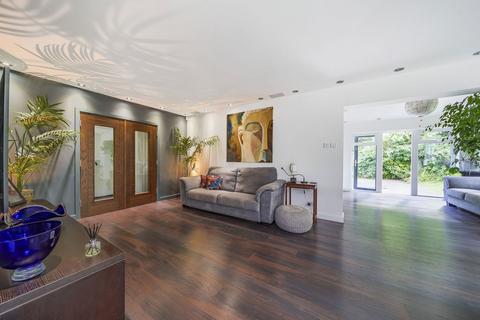 10 Inchwood, West Wickham, BR4 9RB