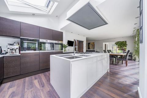 10 Inchwood, West Wickham, BR4 9RB