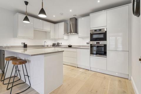 8, Merrywood Court Bickley Park Road, Bromley, BR1 2AY
