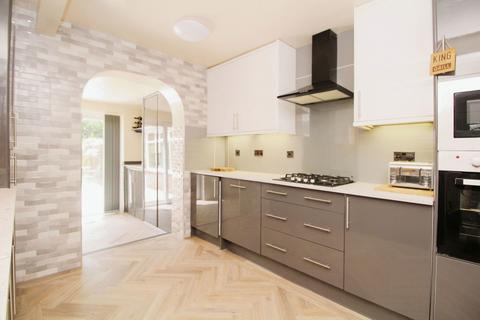 9 Ashdene Close, Kidderminster, DY10 3XB