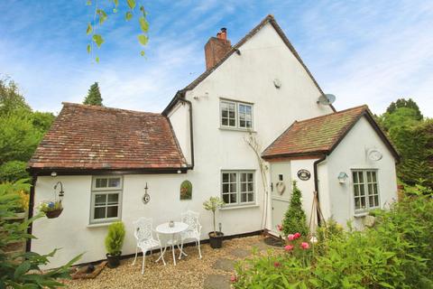 Marlbrook Cottage Footrid, Mamble, Kidderminster, DY14 9JS