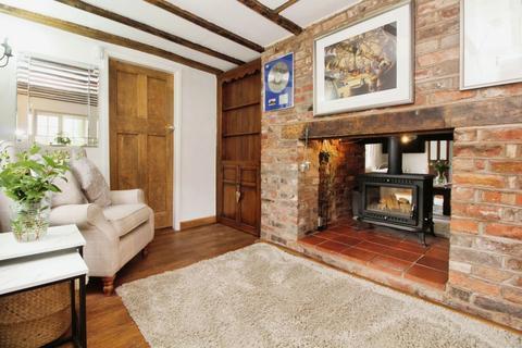 Marlbrook Cottage Footrid, Mamble, Kidderminster, DY14 9JS