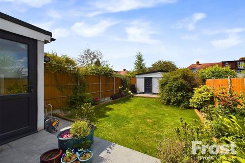 307 Hounslow Road, Hanworth, Feltham, TW13 5JQ