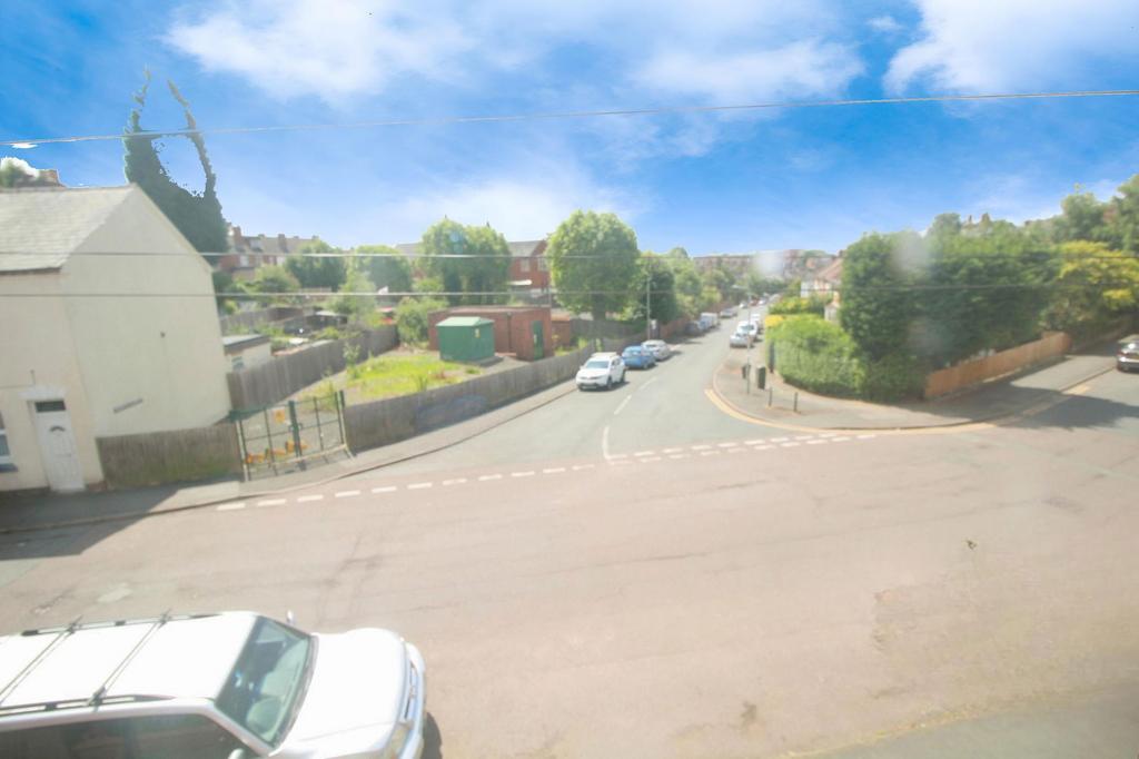 Offmore Road, Kidderminster DY10 4 bed semidetached house for sale £