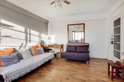 1 bedroom flat for sale, Streatham High Road, Streatham Hill, London, SW16