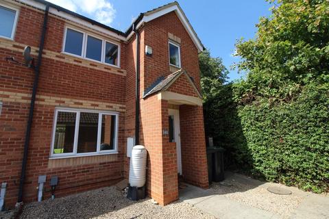 3 bedroom end of terrace house to rent, Fennel Drive, Biggleswade, SG18