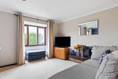 7 Beckett Way, East Grinstead, RH19 4SF