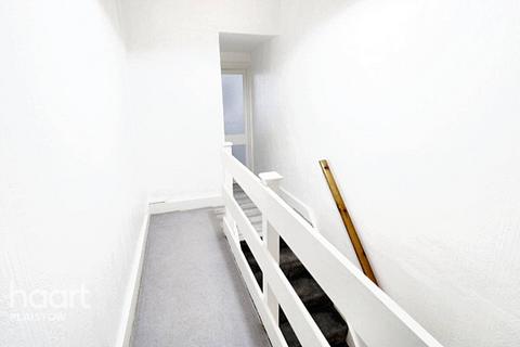 16 Avenons Road, London, E13 8HT