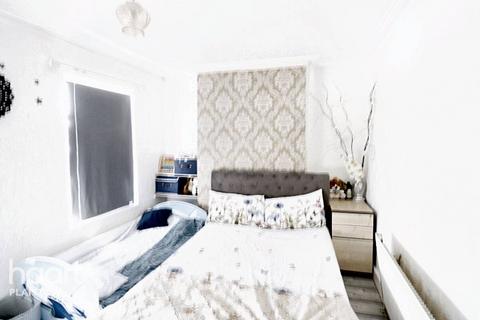 16 Avenons Road, London, E13 8HT