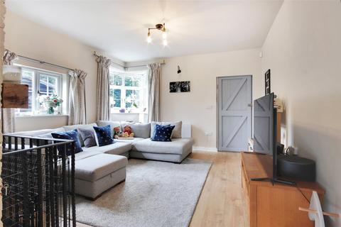 3 bedroom detached house for sale, Priestwood Road, Meopham, Kent, DA13