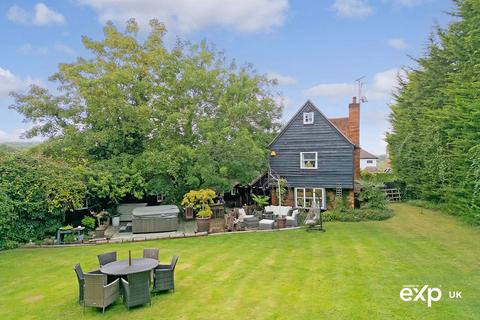 5 bedroom detached house for sale, Greens Farm Lane, Billericay CM11
