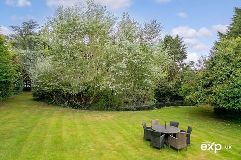 5 bedroom detached house for sale, Greens Farm Lane, Billericay CM11
