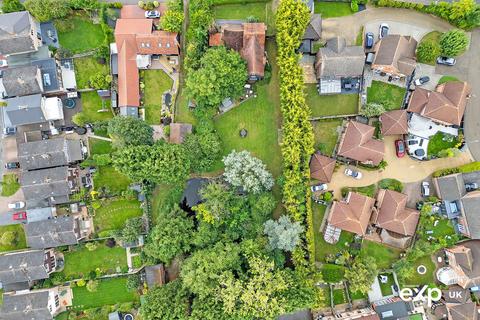 5 bedroom detached house for sale, Greens Farm Lane, Billericay CM11