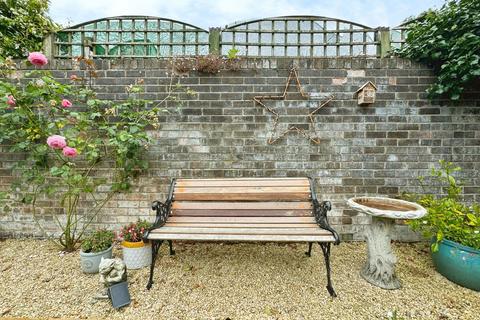 10, Croft Court North Croft, Williton, Taunton, TA4 4BY