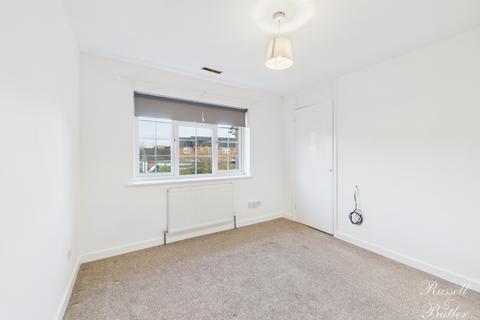 undefined, Redshaw Close, Buckingham, MK18