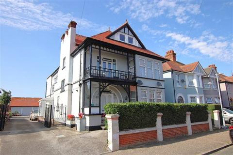 6 bedroom detached house for sale, Freeland Road, Clacton on Sea