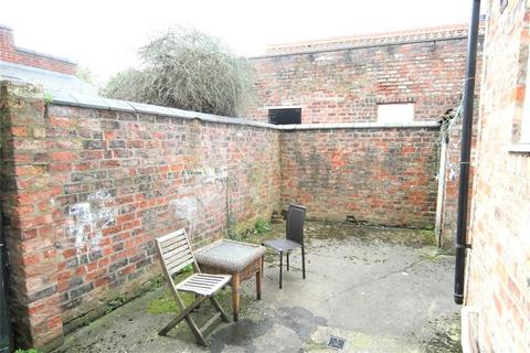 1 bedroom in a house share to rent, Portland Street, York YO31