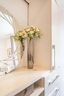 14b Park Avenue, London, NW2 5AP