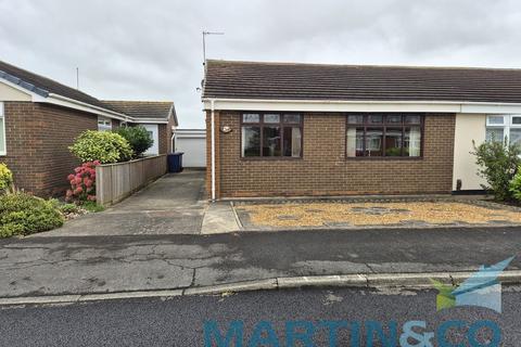 2 bedroom semi-detached bungalow for sale, Pasture Close, Maske-by-the-sea