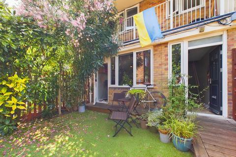 18 Woolstaplers Way, London, SE16 3UP