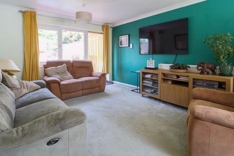 9a Bicknor Close, Canterbury, CT2 7UB