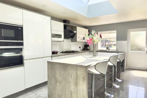 206 Walmley Ash Road, Sutton Coldfield, B76 1XJ