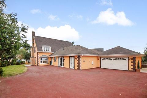 5 bedroom detached bungalow for sale, 15 Queens Valley, Ramsey