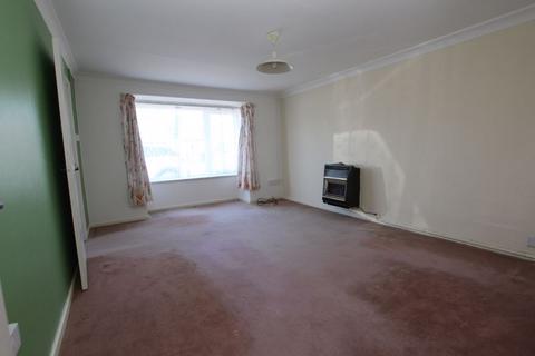 2 bedroom bungalow for sale, 21 St. Davids Close, Lincoln