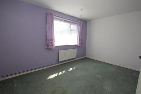 2 bedroom bungalow for sale, 21 St. Davids Close, Lincoln